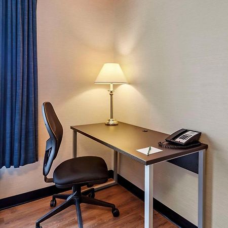 Quality Inn Отава Екстериор снимка