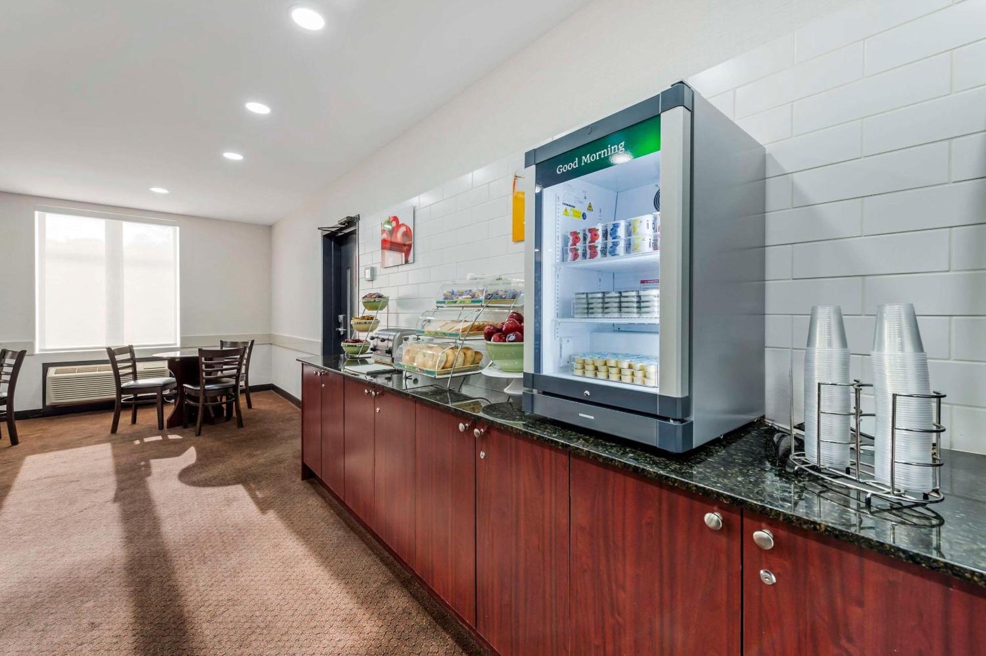 Quality Inn Отава Екстериор снимка