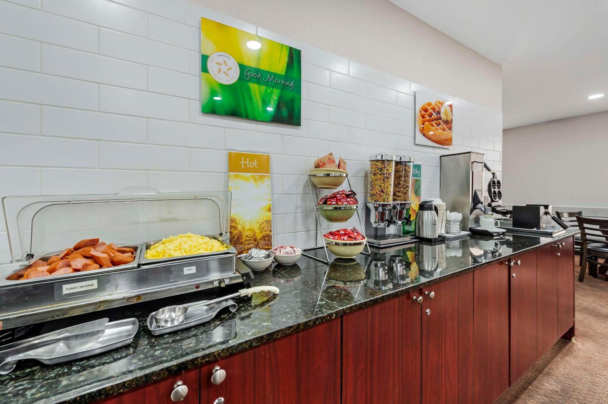Quality Inn Отава Екстериор снимка