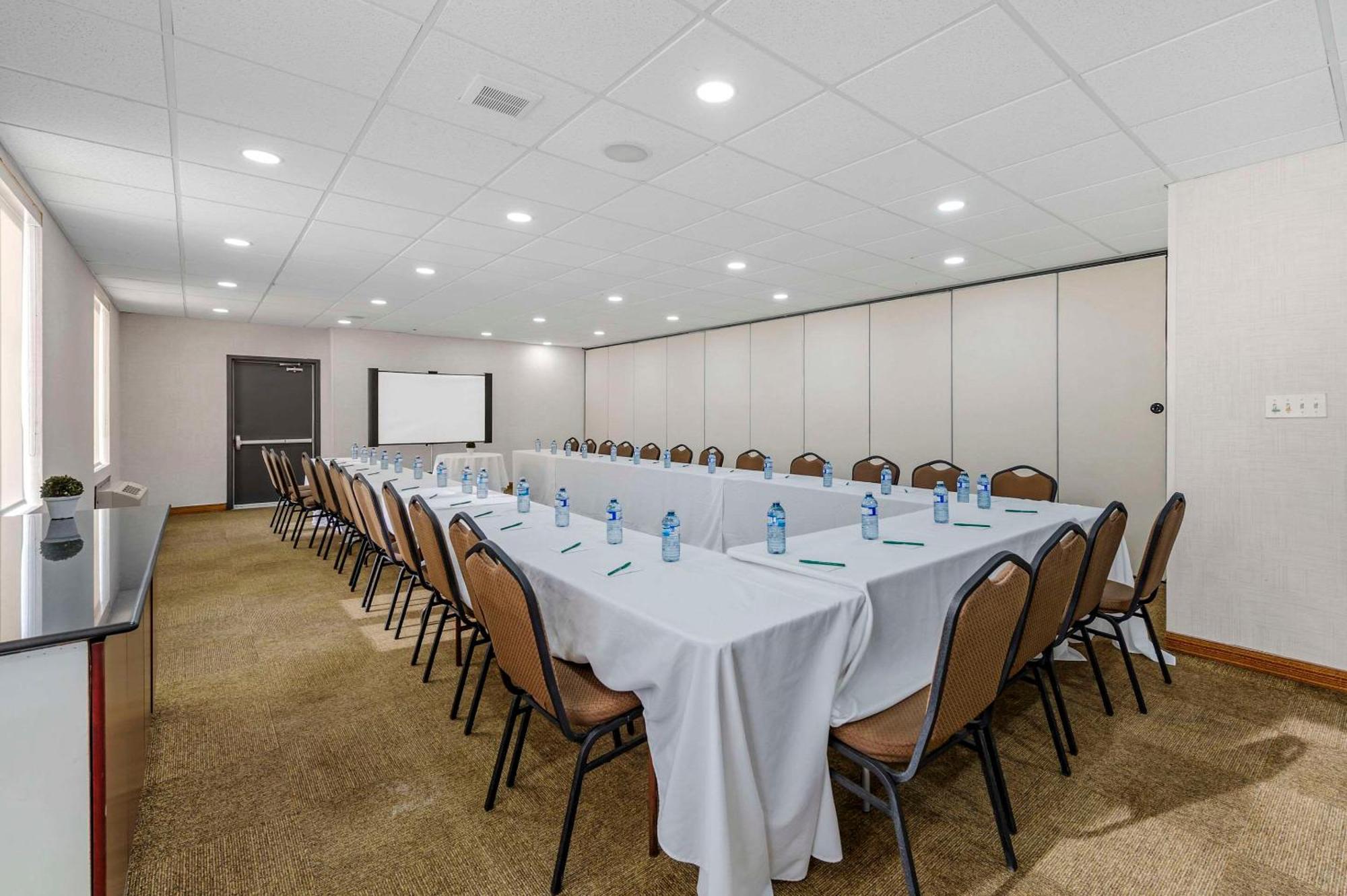 Quality Inn Отава Екстериор снимка