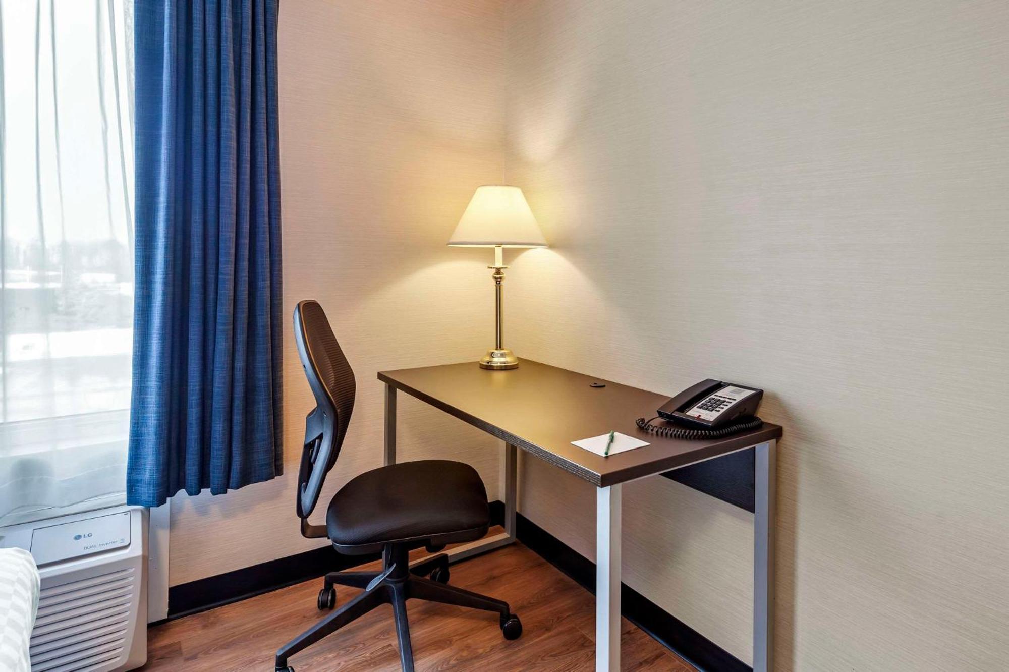 Quality Inn Отава Екстериор снимка
