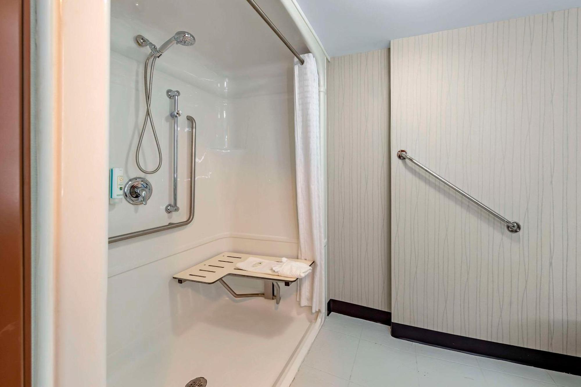 Quality Inn Отава Екстериор снимка